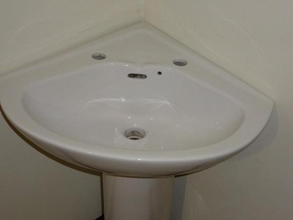 Image 2 of PERFECT CONDITION WHITE VANITY CORNER BASIN ON PLINTH