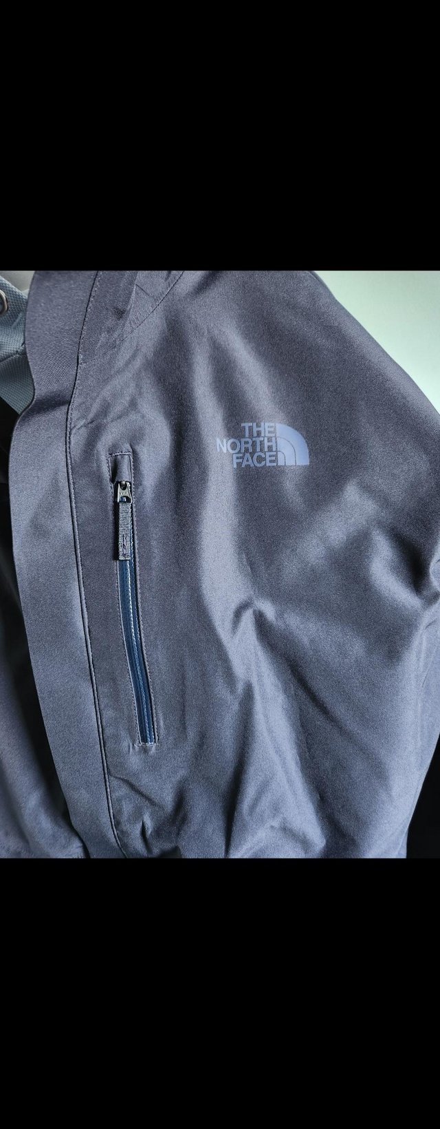 Preview of the first image of Mens jacket north face jacket xxl Dryzle jckt.