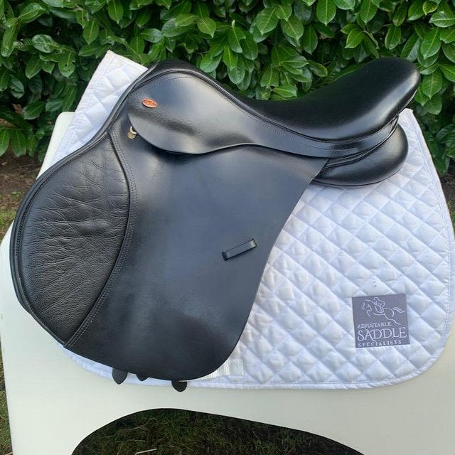 Preview of the first image of Kent And Masters 17.5  inch Jump saddle.