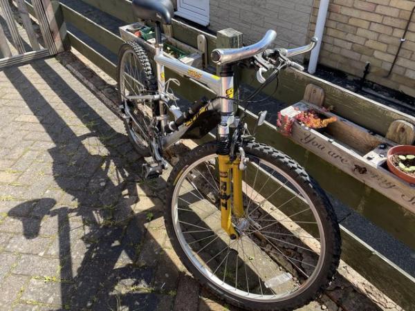 Image 3 of Rare gents GT RTS-3 Mountain Bike