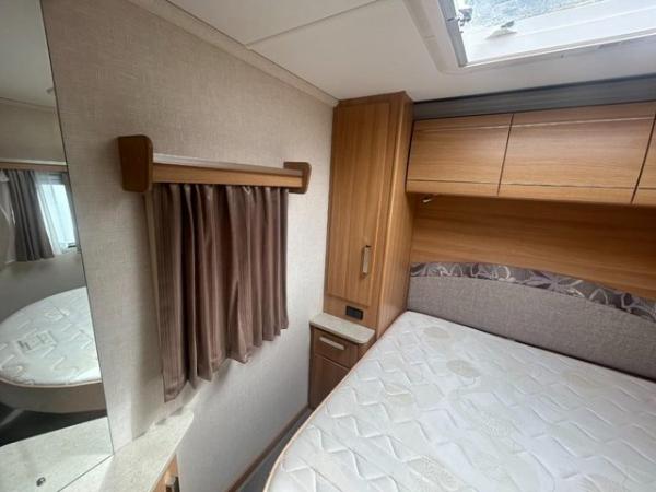 Image 13 of Coachman VIP 545, 2013 4 berth caravan *island bed*