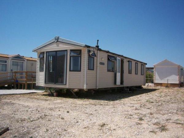Image 7 of RS 1646 a great 3 bed Swift Burgundy Mobile home