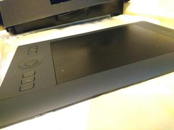 Image 7 of Wacom Intuos Pro Small Tablet