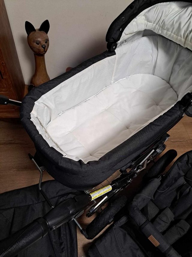 Preview of the first image of Emmaljunga Edge Duo pushchair.