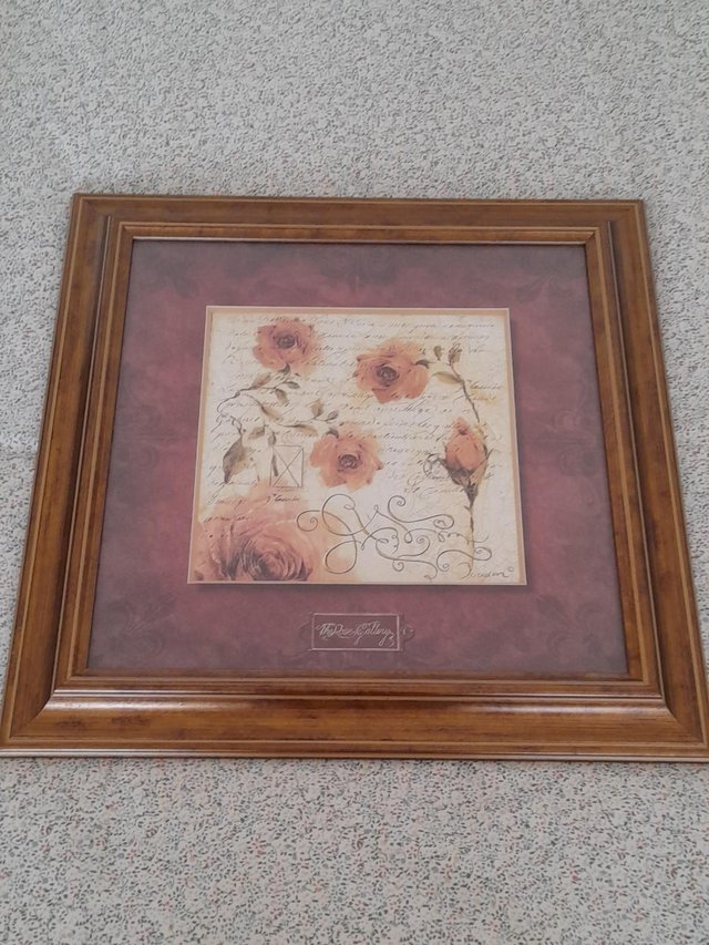 Preview of the first image of Framed picture of Roses in an attractive frame.
