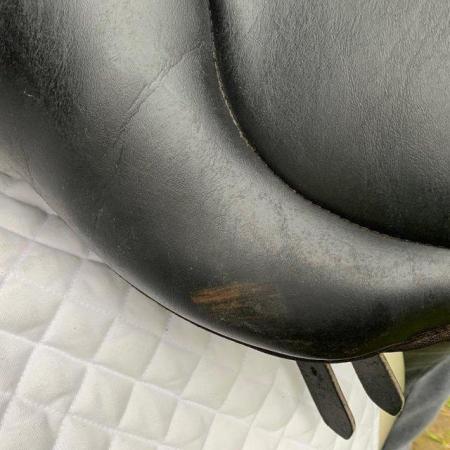 Image 11 of Thorowgood T4 17.5 inch gp saddle (2629)