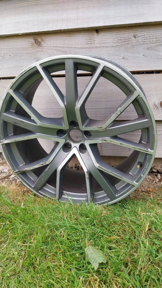 Preview of the first image of Genuine Original Audi SQ7 Vorsrpung 22 inch Alloy Wheel rim,.