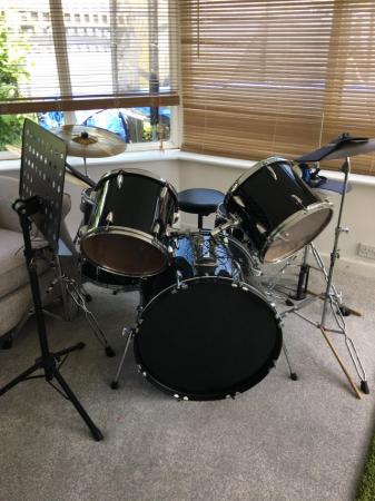 Image 2 of Drum kit with additional pieces