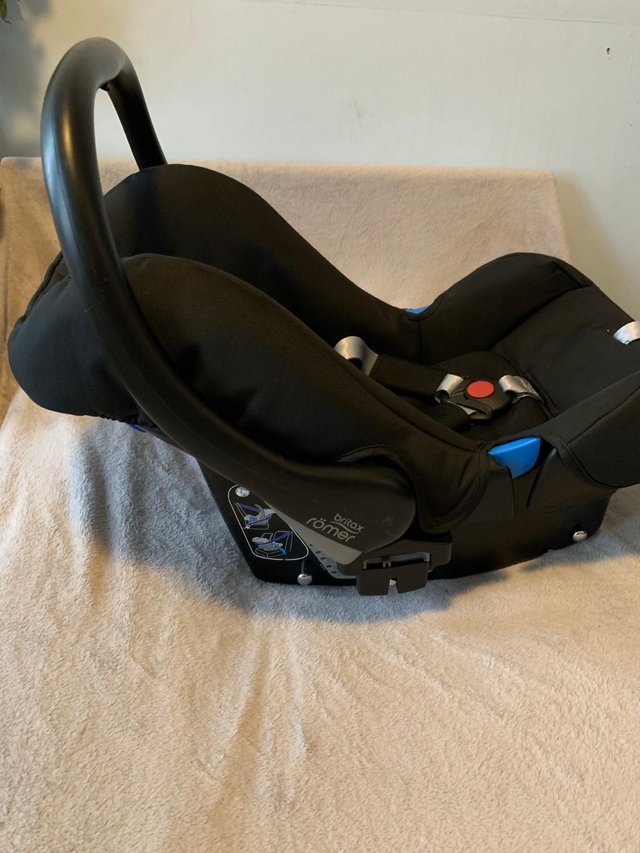 Preview of the first image of Baby Car Seat "Britax Romer" Group 0. Up to 13 kg Y.