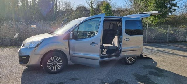 Image 14 of Wheelchair Access Peugeot Partner Mobility Car low miles E6