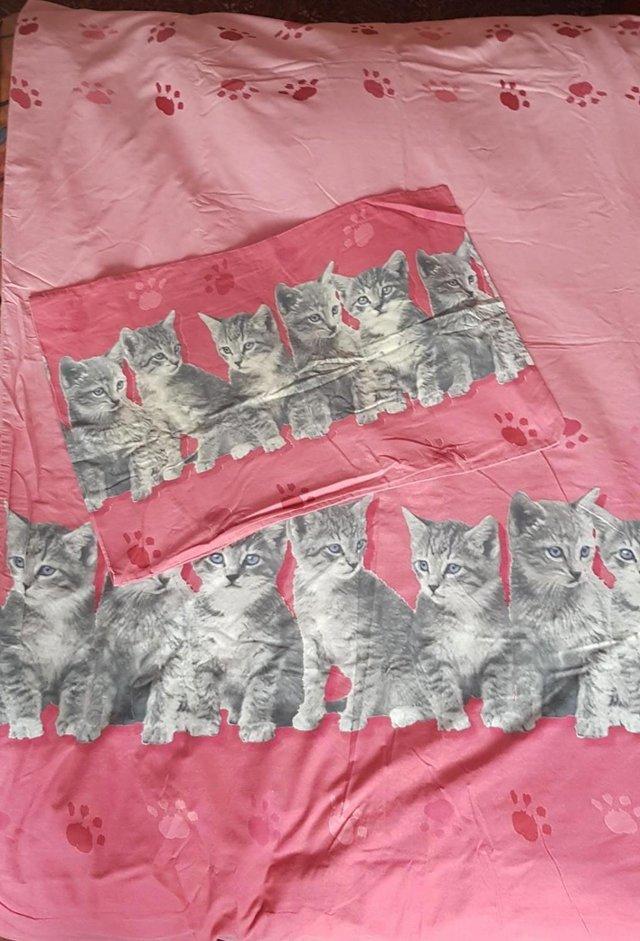 Preview of the first image of Single Cat duvet cover & pillowcase -Collection only Chatham.
