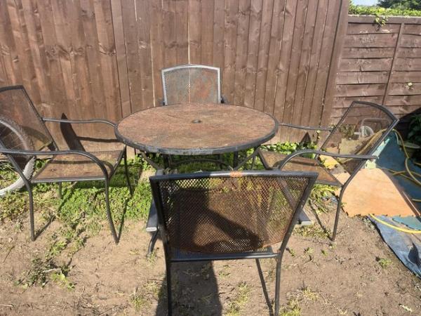 Image 2 of Garden Metal table and chairs