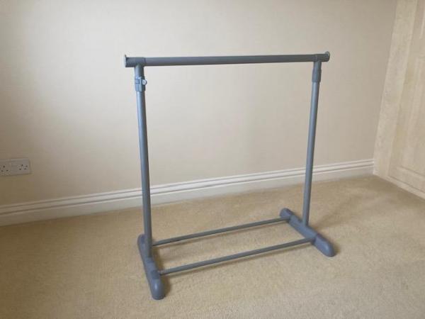 Image 2 of Clothes hanger (adjustable height)