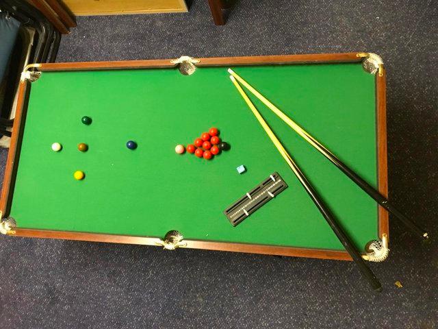 Preview of the first image of Small snooker set either top table or put it on its legs.
