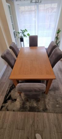 Image 2 of Oak extendable dinning table