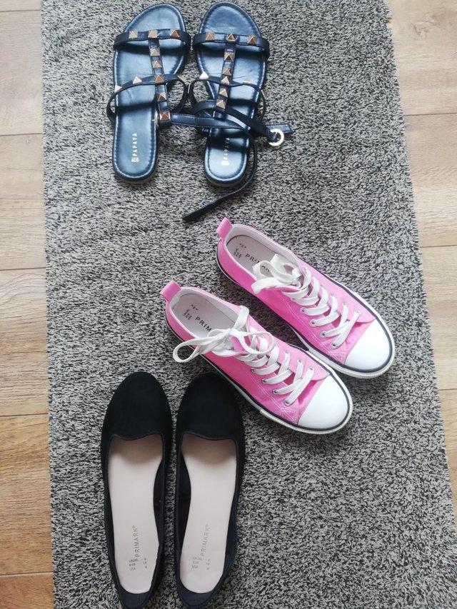 Preview of the first image of 3 pairs size 6 women's shoes good condition.
