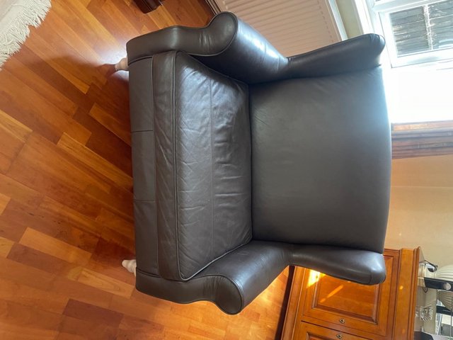 Leather sung chair and ottoman — Furniture & Homeware in Rayleigh