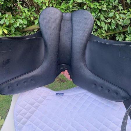 Image 5 of Wintec Isabell Werth 17.5 inch dressage saddle