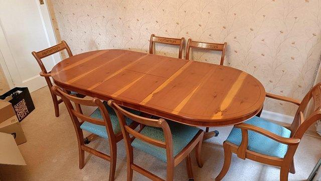 Image 3 of Magnificent yew wood table and six chairs