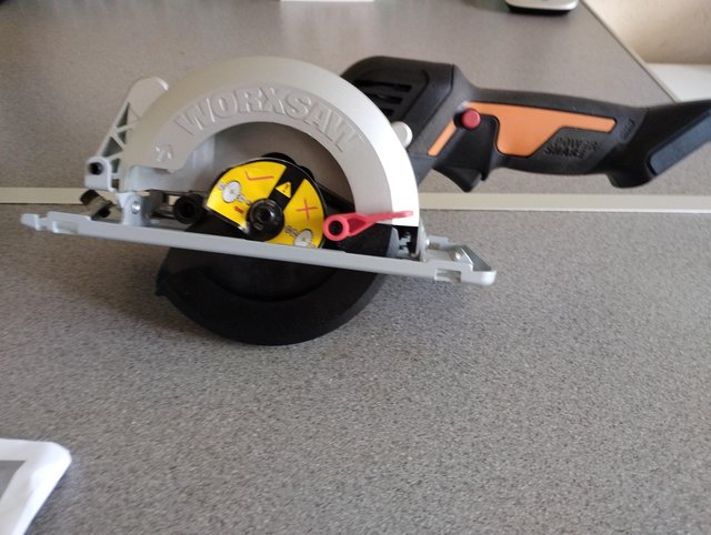 Preview of the first image of Worx ,20voltcordless brushless circular saw.WX531.9 model.