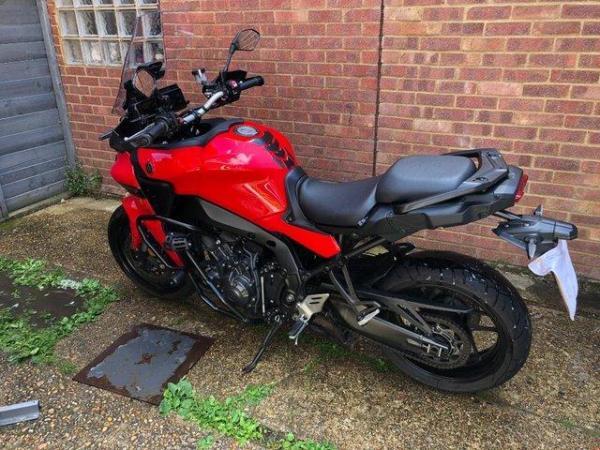 Image 2 of 2021 (21) Yamaha Tracer 9 in brilliant red. incl new tyre