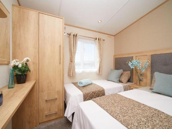 Image 7 of Carnaby Glenmore 40x13 2 Bed - Lodges for Sale in Surrey!