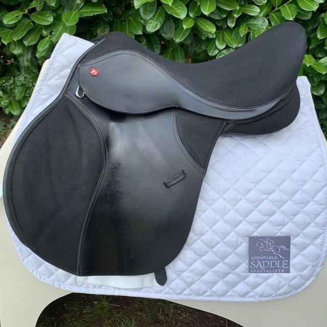 Preview of the first image of Thorowgood T4 17inch compact saddle.
