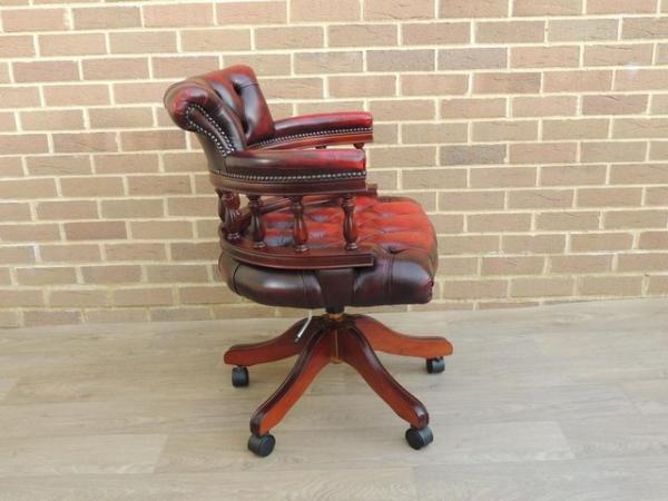 Image 8 of Chesterfield Traditional Ox Blood Chair (UK Delivery)