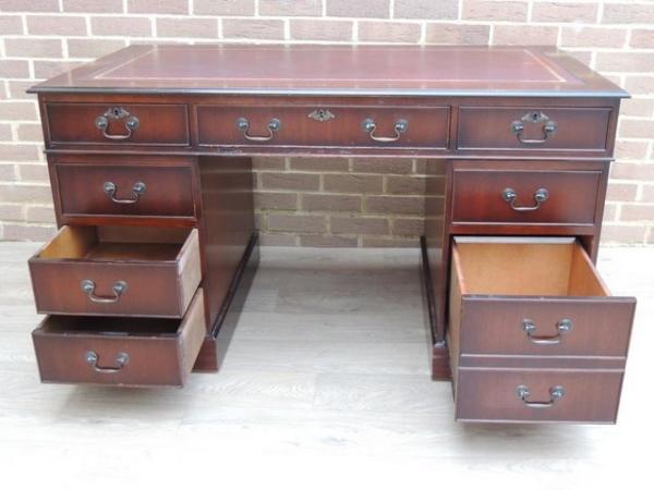 Image 15 of Chesterfield Desk + Chair Set (UK Delivery)