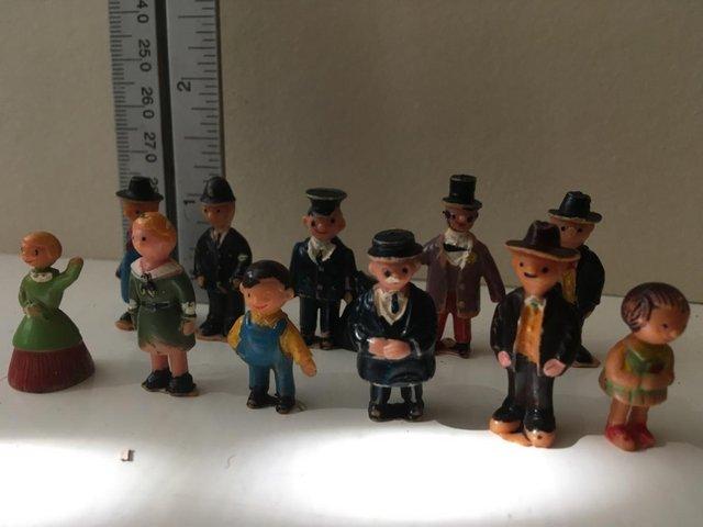 Preview of the first image of Small scale plastic figures made in Hong Kong.