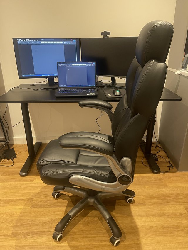 Preview of the first image of Black ergonomic office/ gaming chair.