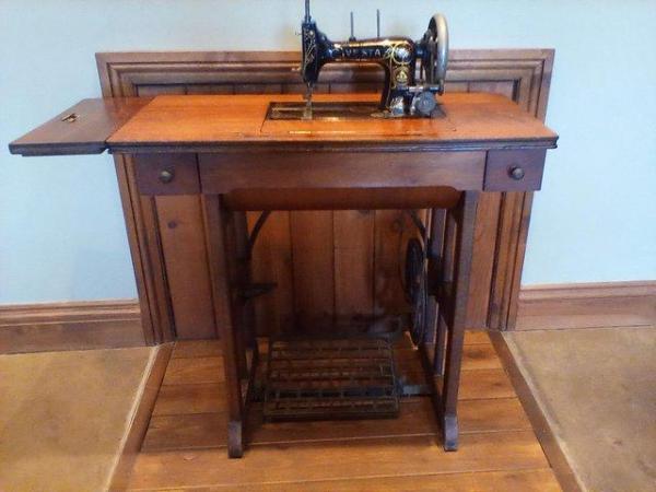 Image 1 of Vesta pedal 1931 sewing machine