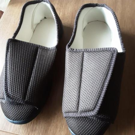 Image 1 of 2 PAIRS MENS SLIPPERS BY CHUMS SIZE 9 NEW/UNWORN