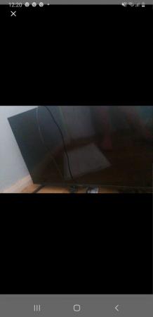 Image 1 of Black qantec tv missing tv remote