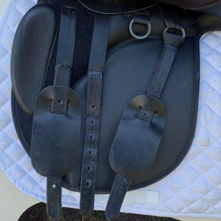 Image 7 of Thorowgood T4 17.5 inch cob saddle