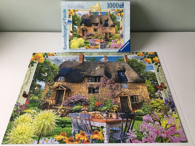 Preview of the first image of Ravensburger 1000 pice jigsaw titled Bakers Cottage..