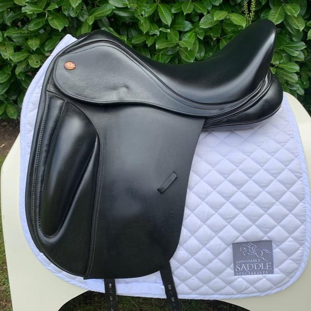 Preview of the first image of Kent & Masters 17” S-Series Dressage Surface Block dressage.