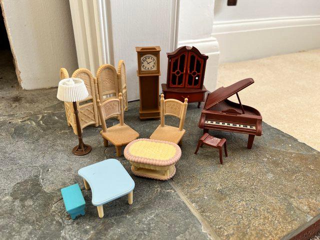 Preview of the first image of Bundle 3 Sylvanian families and furniture.