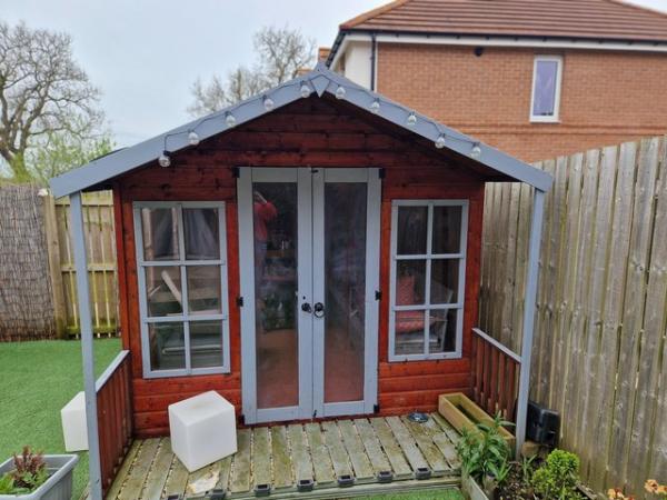 Image 1 of 10x8 summerhouse with contents