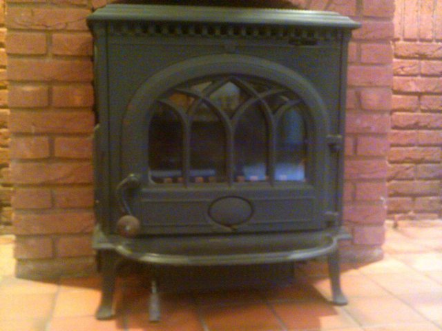 Preview of the first image of WOOD BURNING STOVE - BRAND JOTUL F3.