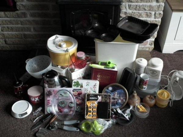 Image 4 of Large kitchen bundle incl. Kenwood tin opener, baking dishes