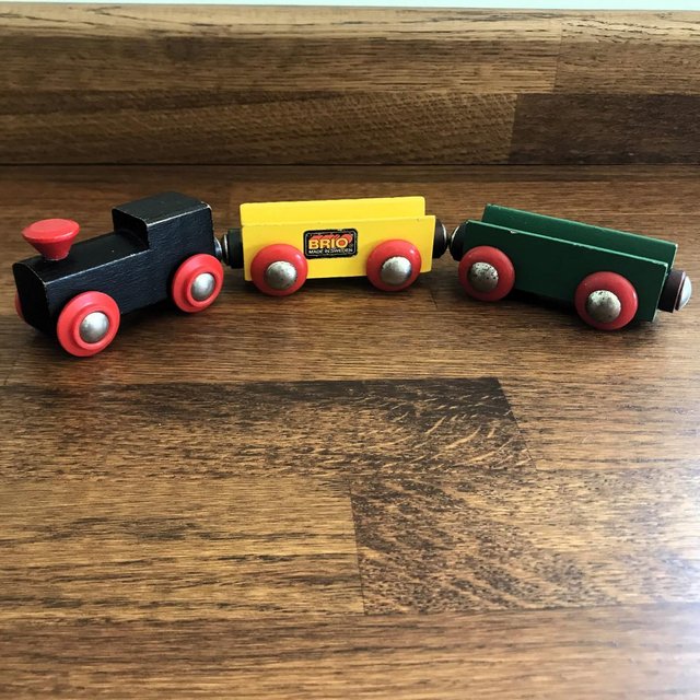 Preview of the first image of Vintage 1990s BRIO magnetic train engine + 2 open cars.