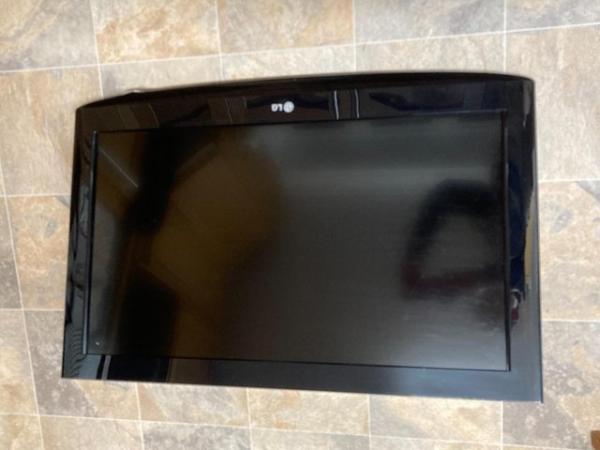 Image 2 of Used LG TV 32LH200 32" SCART, AVI, Component and HDMI