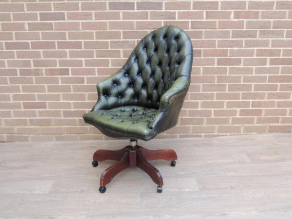 Image 2 of Wade Chesterfield Directors Chair (UK Delivery)