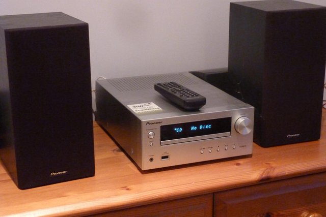 Preview of the first image of CD PLAYER PIONEER X-HM10/ TWIN PIONEER SPEAKERS.