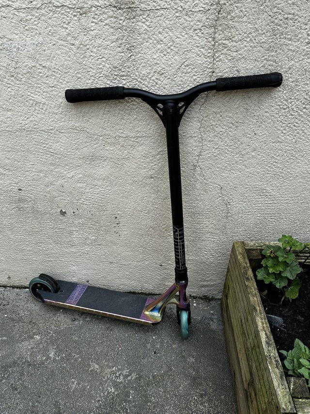 Preview of the first image of Blunt Scooters Prodigy S9 Complete Scooter.