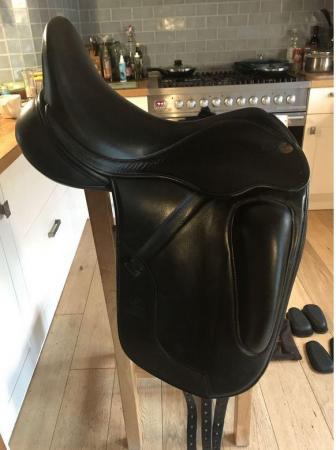 Image 2 of Fairfax black dressage saddle 17 1/2 inch