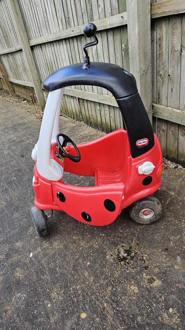 Preview of the first image of Little Tykes Car (red and black).