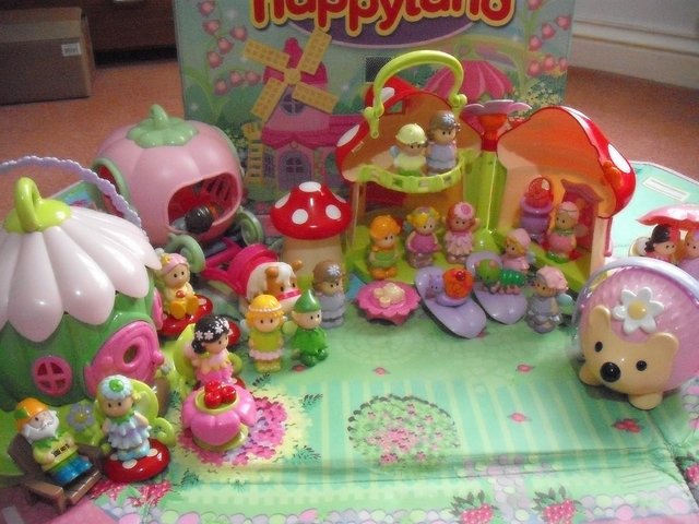 Preview of the first image of ELC HAPPYLAND FAIRY BUNDLE WITH STORAGE BOX - GREAT CONDITI.