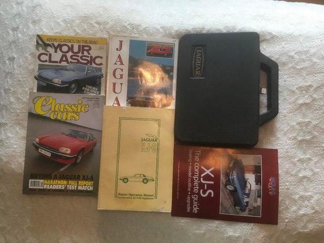 Preview of the first image of Jaguar XJS tool kit, manual and magazines.